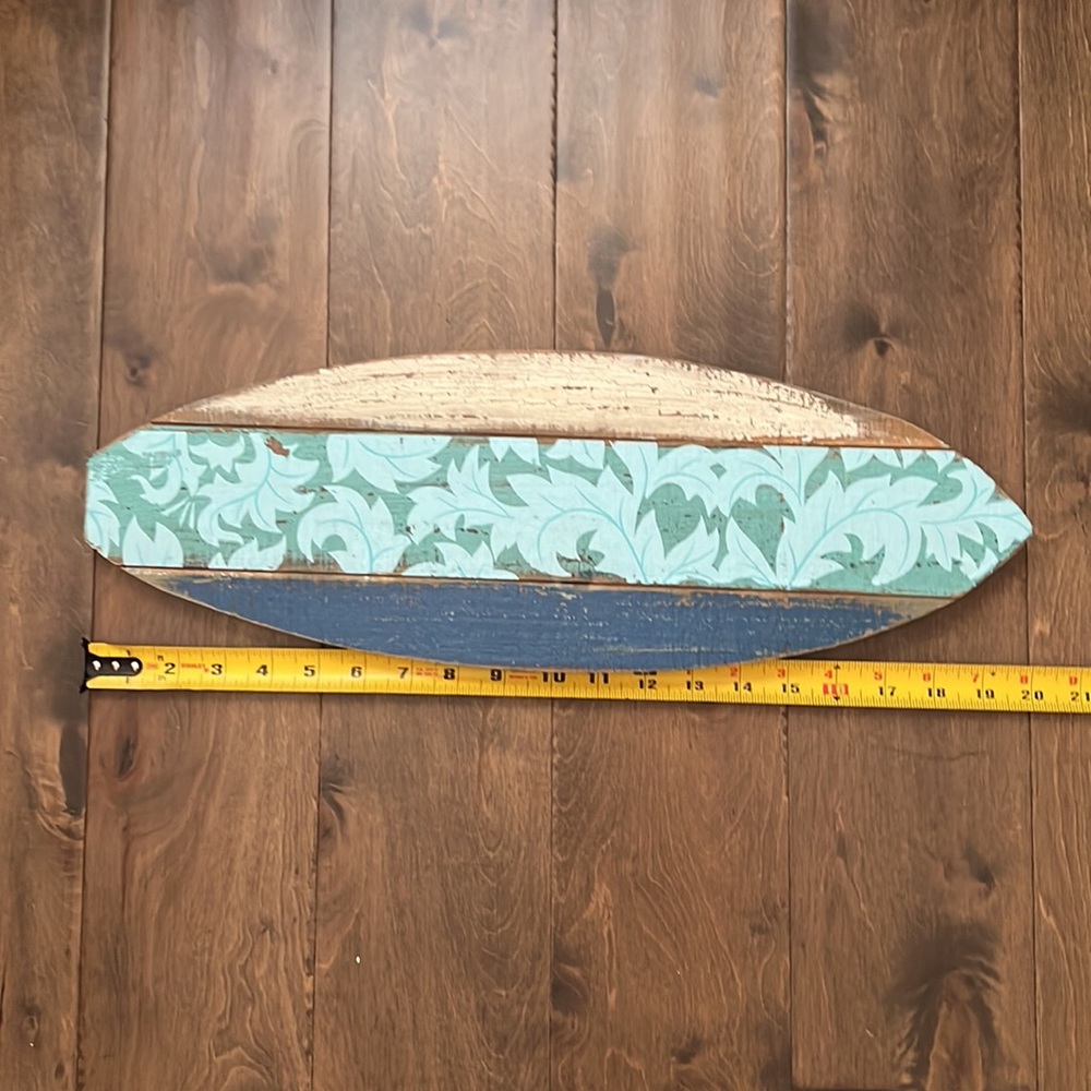 Distressing Wooden Surfboard Wall Decor - Picture 3 of 6